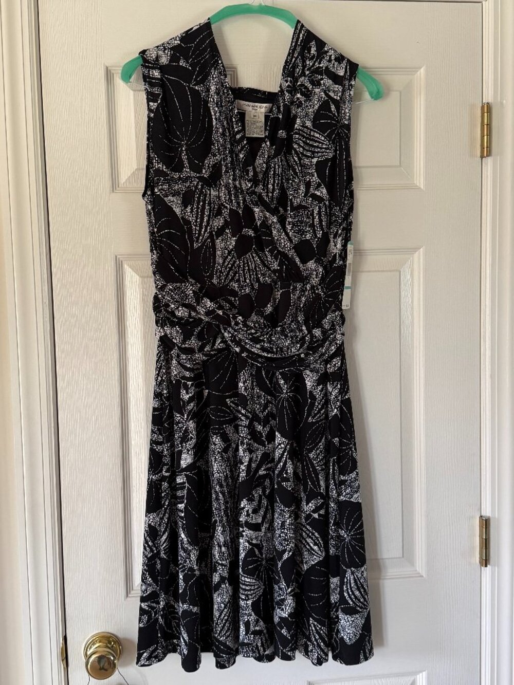 BRAND NEW Evan-Picone Black/White Dress Size 16